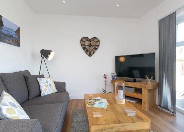 Adorable 1 Bedroom Country Cottage Bodewryd Exteriér fotografie